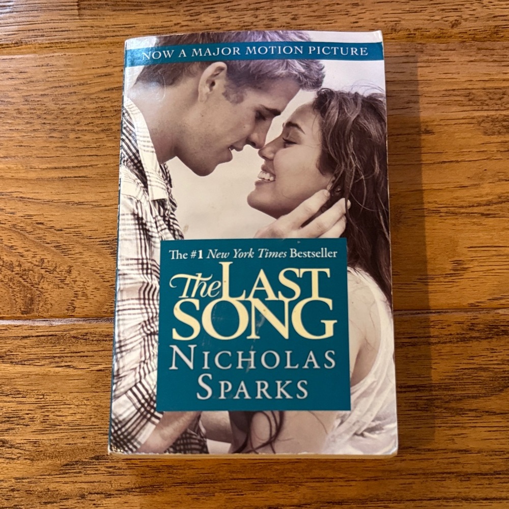 The Last Song by Nicholas Sparks Paperback